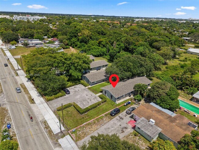 Building Photo - 5629 Taft St