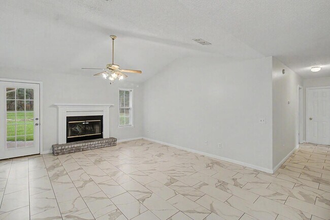 Building Photo - 340 McCumber Dr