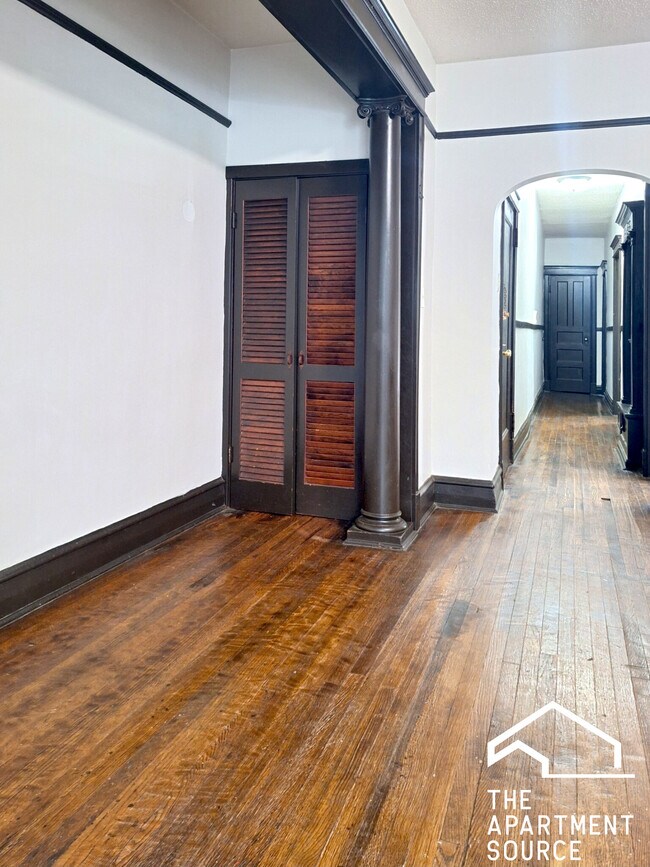 Building Photo - 4533 S Michigan Ave