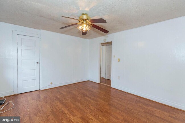 Building Photo - 481 Millville Rd