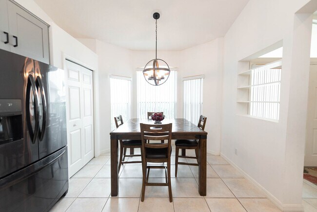 Building Photo - Beautiful Home in Satellite Beach including Lawncare and Community Pool