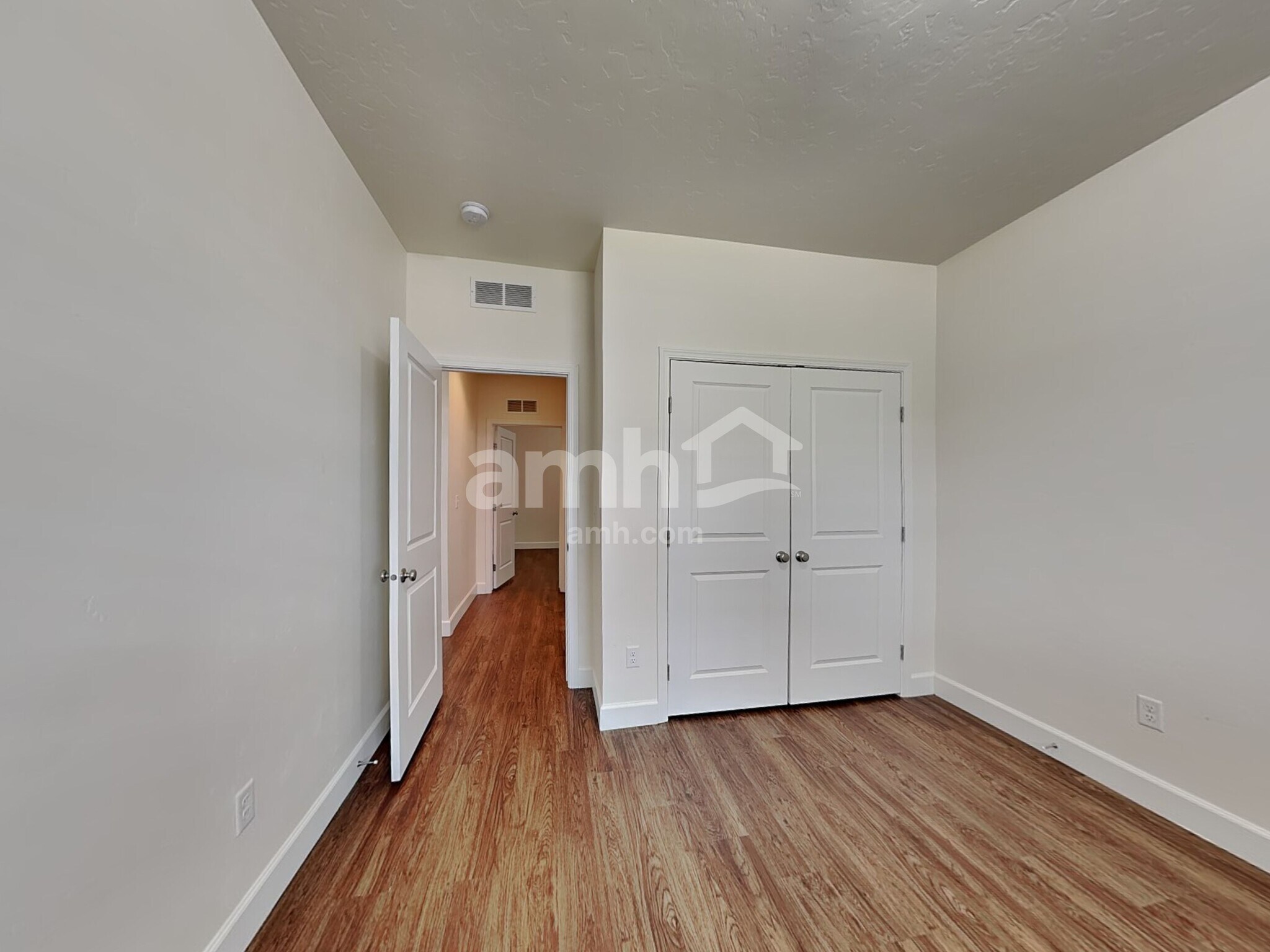 Building Photo - 3492 S Bartlett Ave