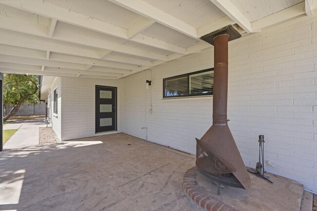 Building Photo - 6819 E Paradise Pkwy