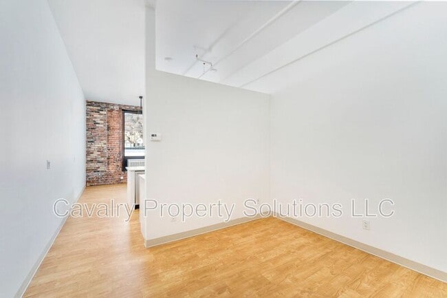 Building Photo - 1831 W Michigan St