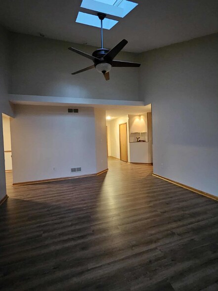 Building Photo - 468 Topaz Ln