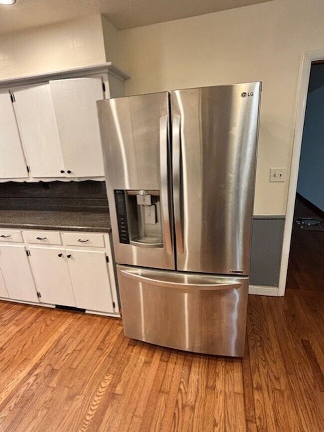 Building Photo - (3) Bed/(2) Bath with Storm Shelter and Mo...