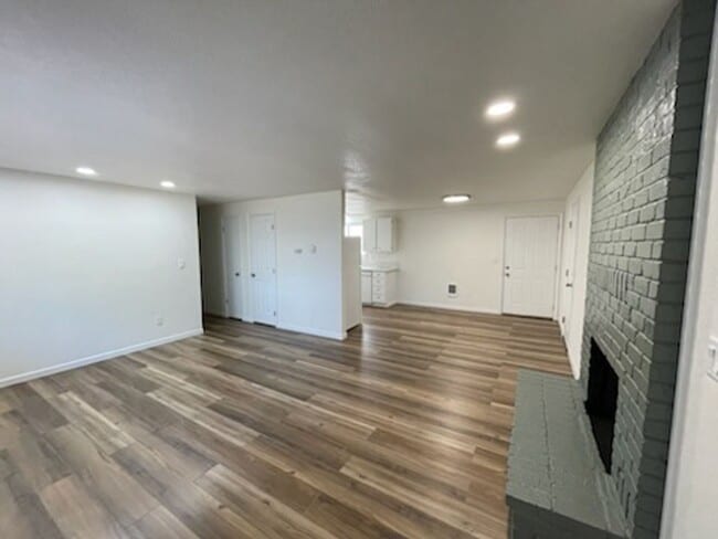 Building Photo - Newly Remodeled 3 Bedroom 1 Bathroom Ranch...