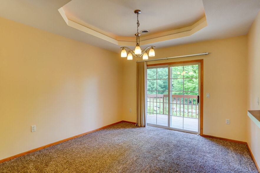 Building Photo - 1813 Carns Dr