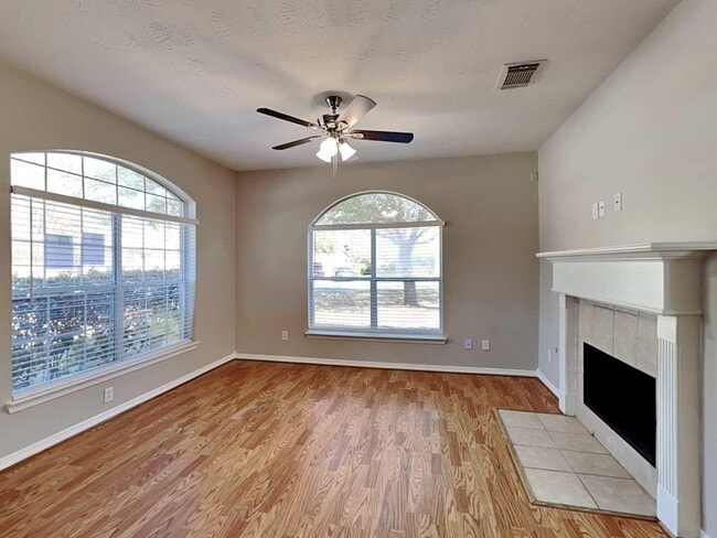 Building Photo - 28919 Hidden Lake Ct