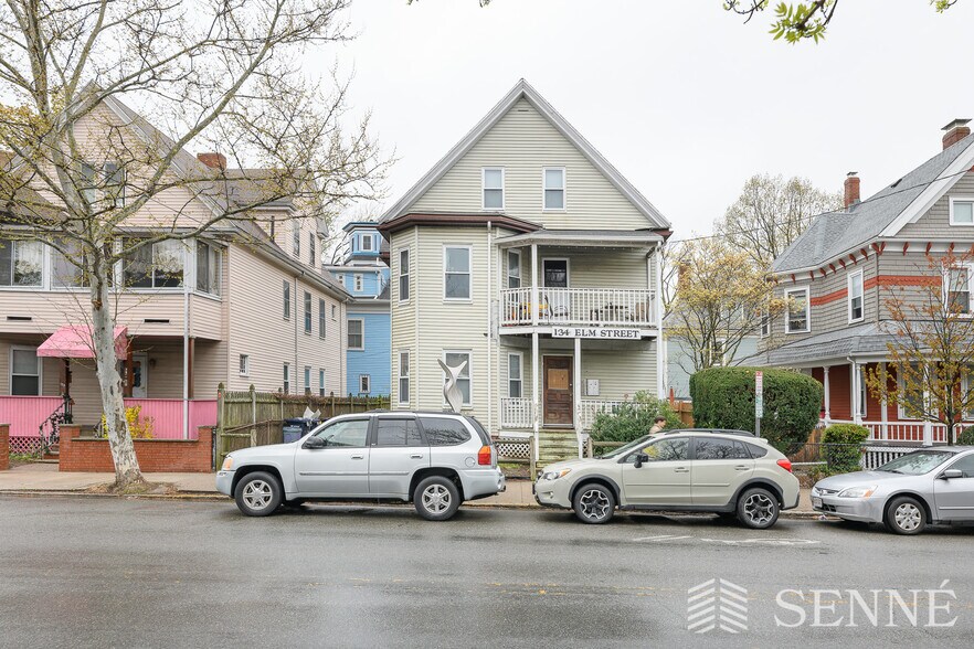 Building Photo - 134 Elm St