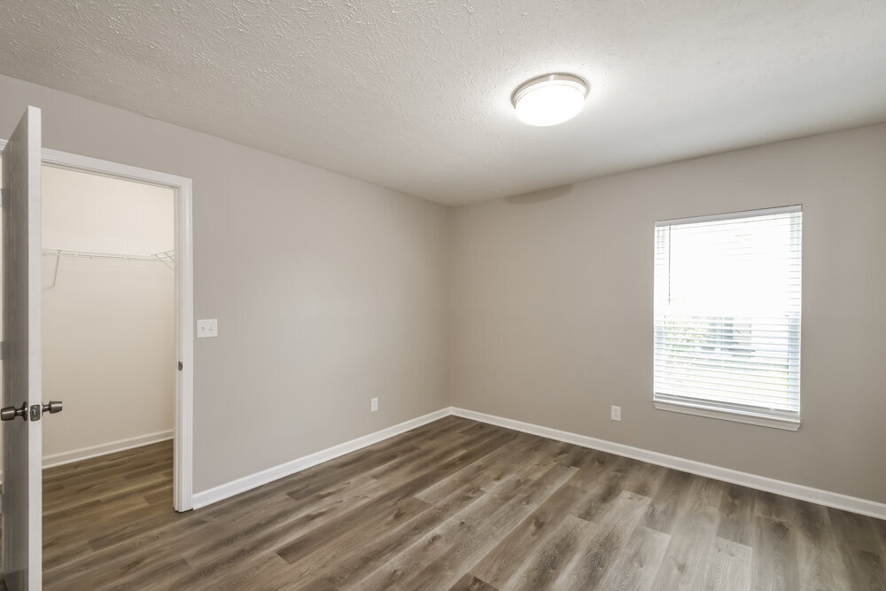 Building Photo - 1295 Spring Lake Dr