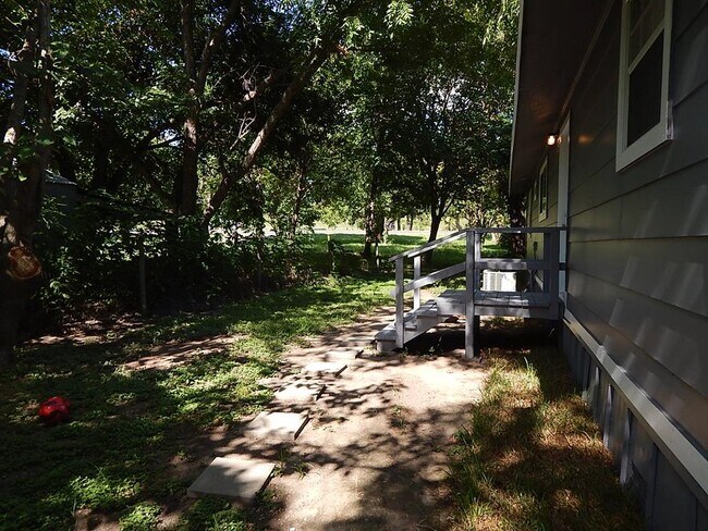 Building Photo - 1510 Gordon St