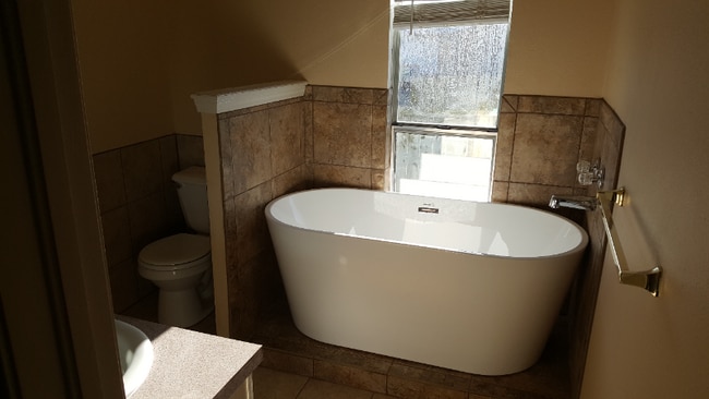 Building Photo - 306 Ridgecrest Dr