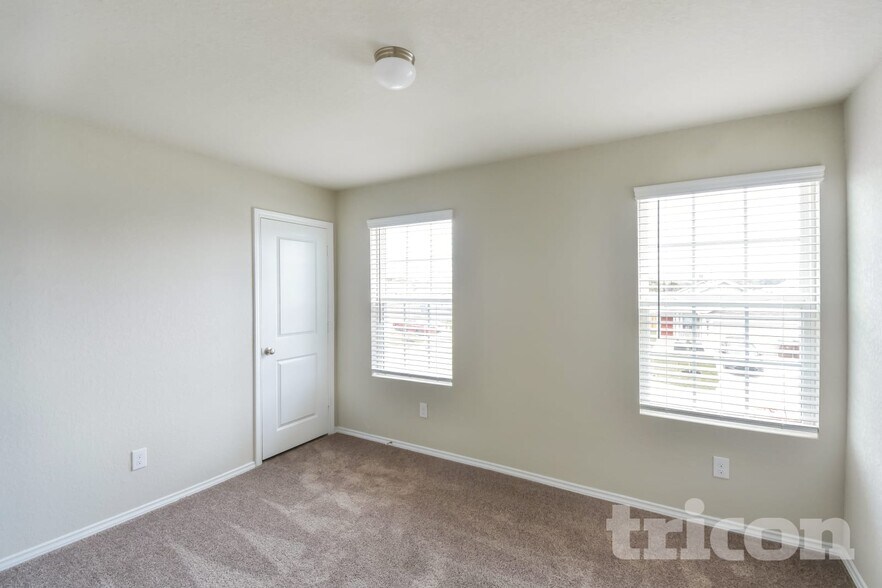 Building Photo - 8902 Lamus Wheel