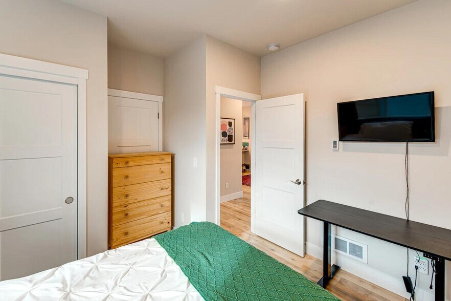 Building Photo - 221 Taurus Blvd SW