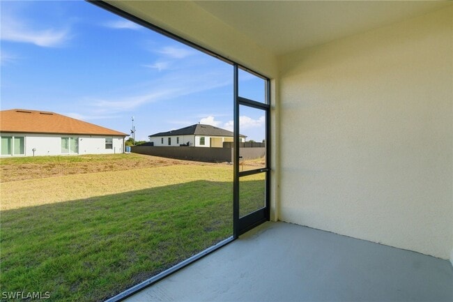 Building Photo - 2404-2406 Mae Ave S