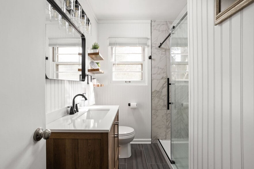 Building Photo - 2307 E 65th St