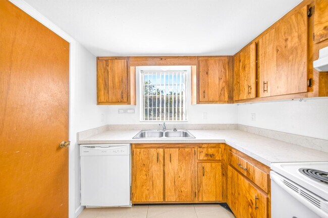 Building Photo - 428 Banana Cay Dr