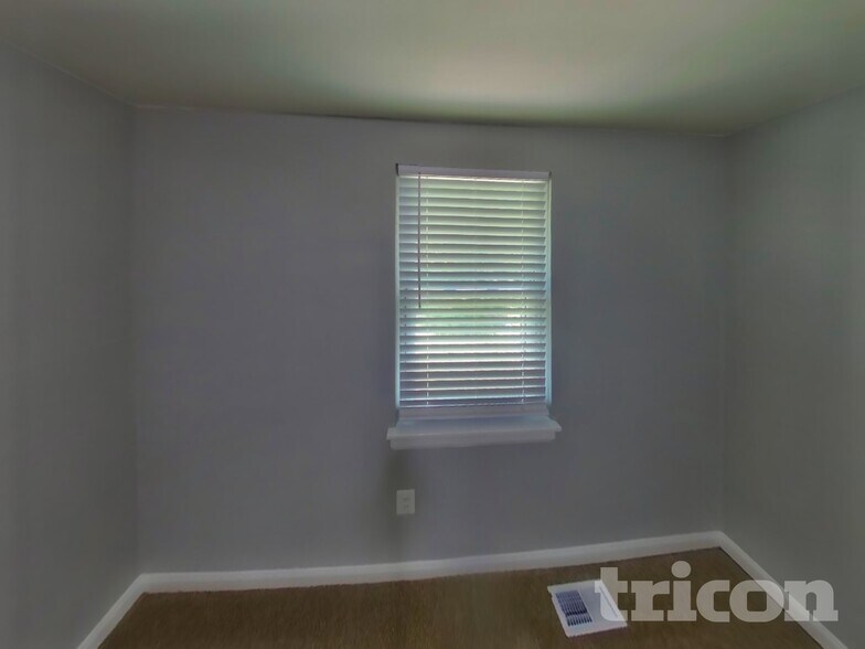 Building Photo - 9226 Throgmorton Rd