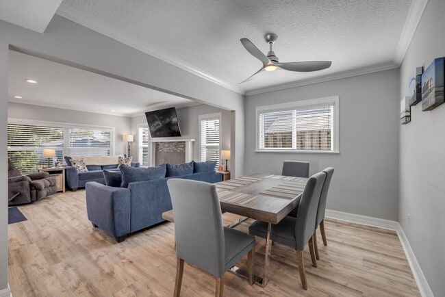 Building Photo - Renovated Spanish-Style 2/1 Beach Bungalow Just Steps to the Ocean!