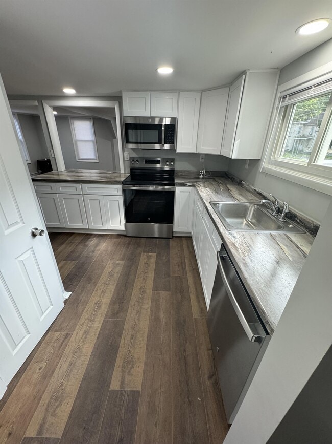 Building Photo - 88 Clinton Ave