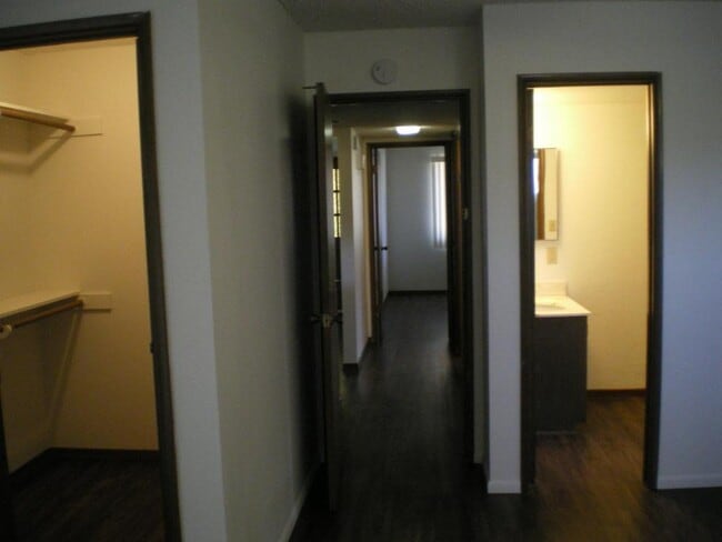 Building Photo - 597 Montebello Pl