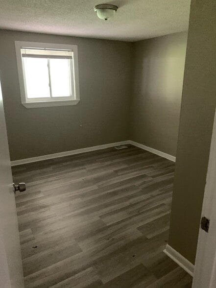 Main BR - 537 Norwood Dr