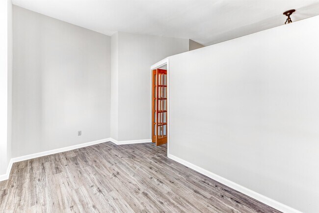 Building Photo - 193 Ogden Ave.