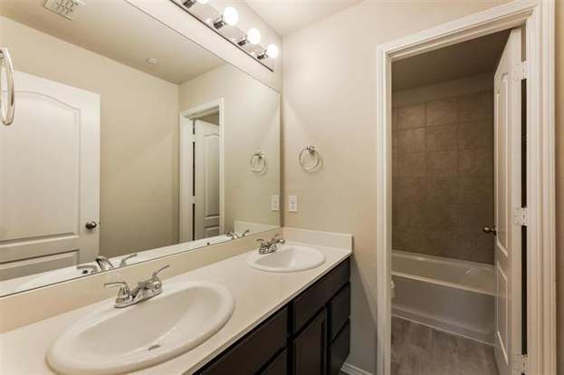 Building Photo - 3537 Brentwood Dr
