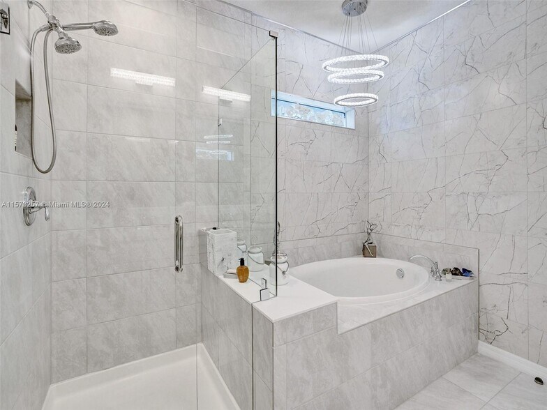 Building Photo - 4414 Ficus St