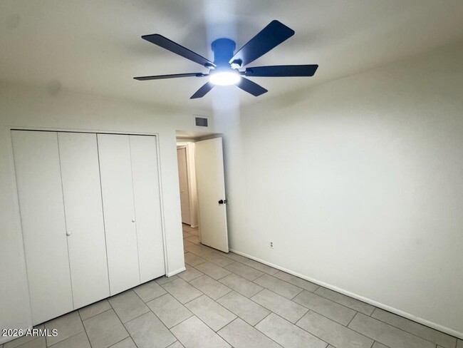 Building Photo - 4816 S Taylor Dr