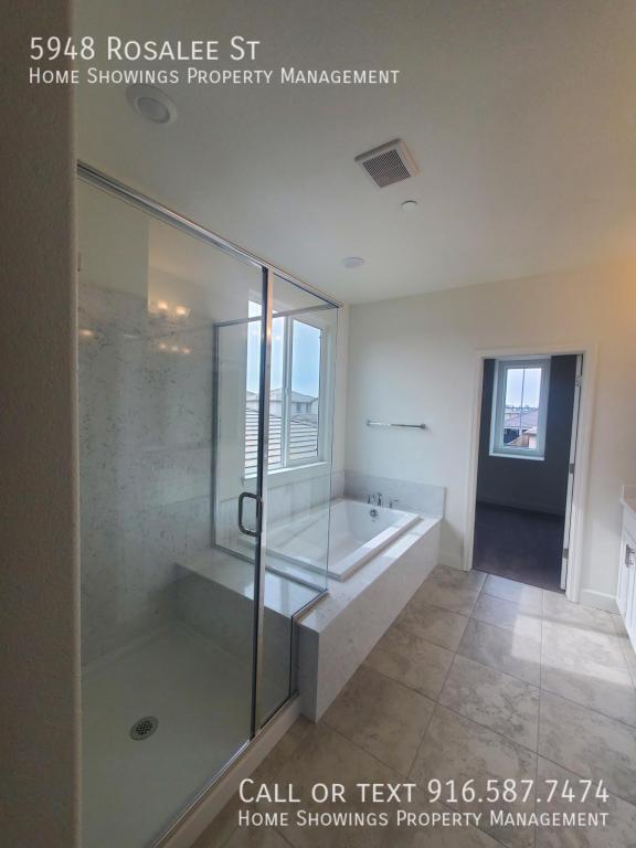 Building Photo - 5948 Rosalee St