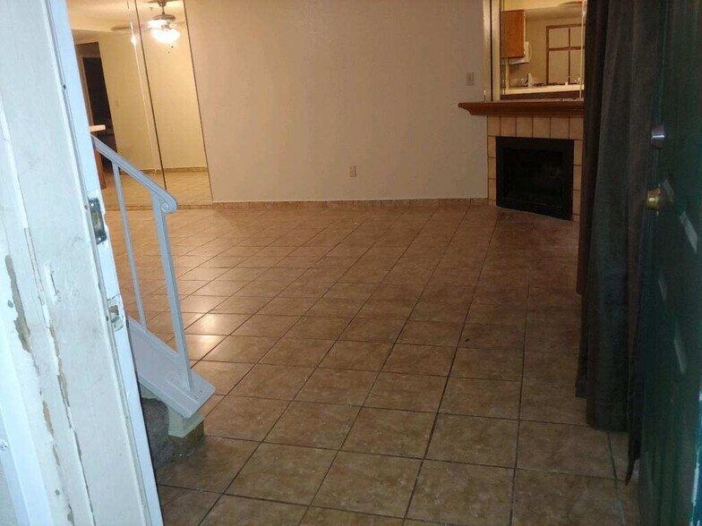 Building Photo - 44500 15th St E