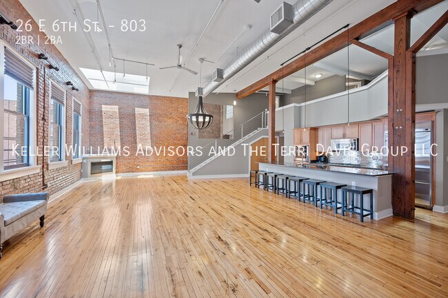 Building Photo - 26 E 6th St