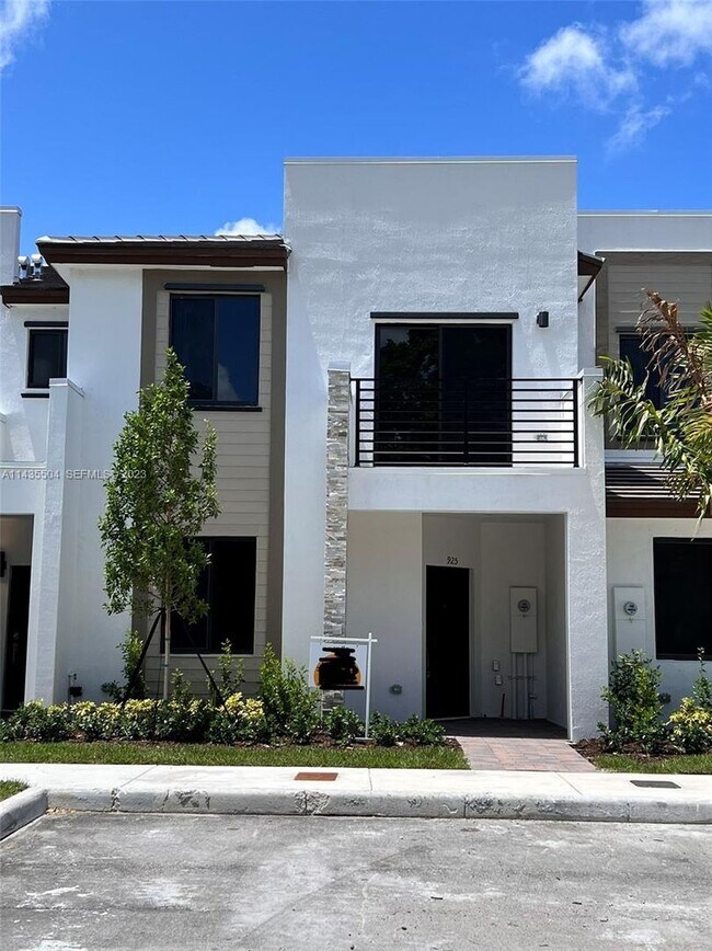 Building Photo - NEW CONSTRUCTION!!!! AMAIZING LOCATION!!!