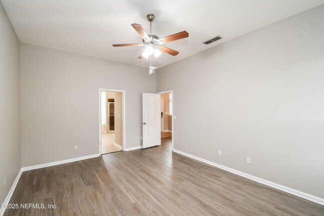 Building Photo - 9941 Rose Creek Ct