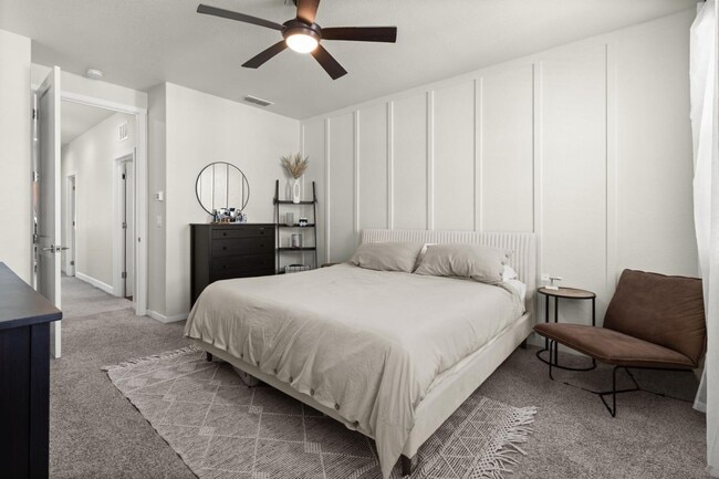 Building Photo - 3 Bed 2.5 Ba 2 Car Garage with solar!