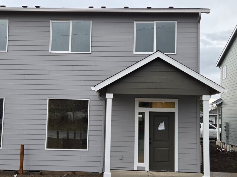 Building Photo - 111 Section St