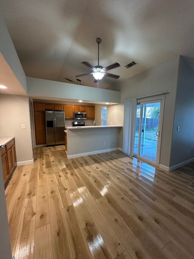Building Photo - 3228 Lyndsey Ln