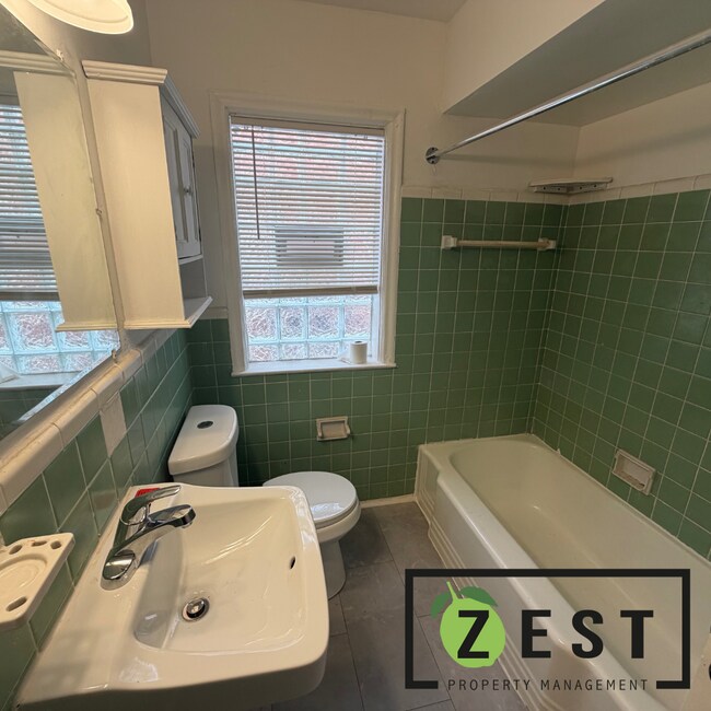 Building Photo - OPEN HOUSE- 4/11! 1PM-130PM! Amazing 3 Bedroom 1 Bathroom - $1,225.00