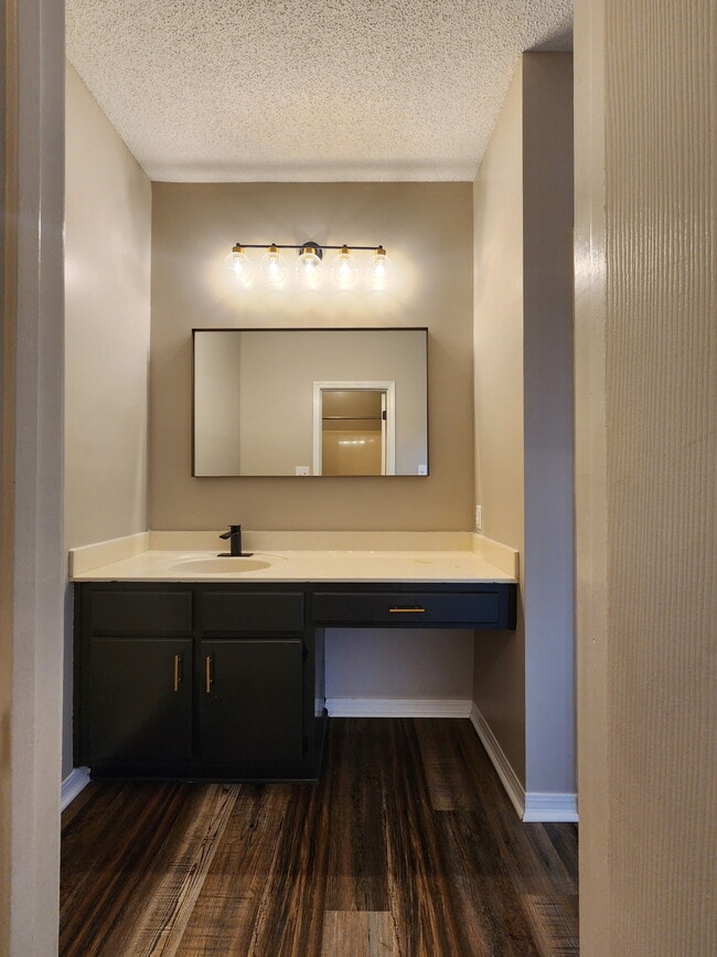 Building Photo - 100 Dunbar Loop