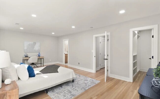 Building Photo - 3920-3912 12th St S