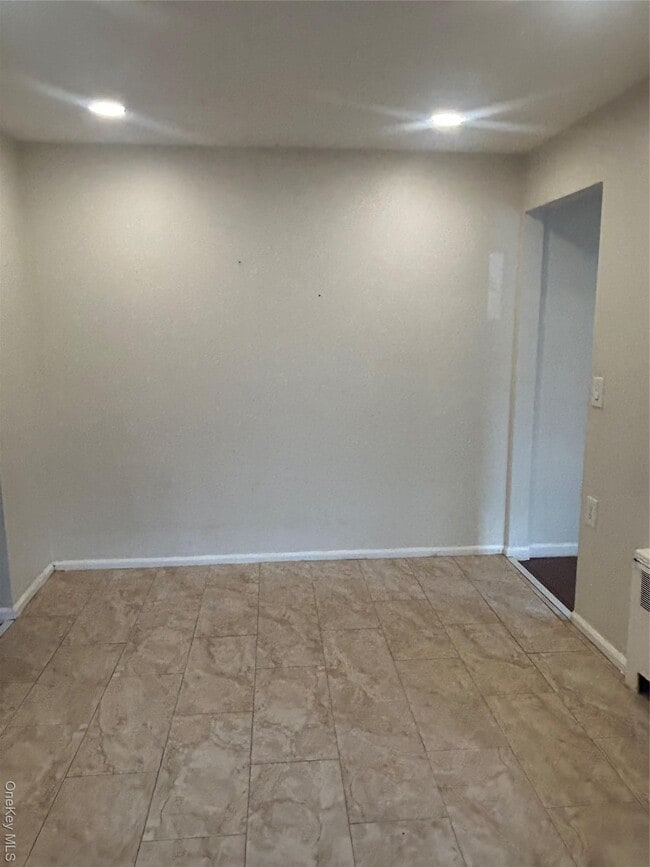 Building Photo - 31 N Hillside Ave