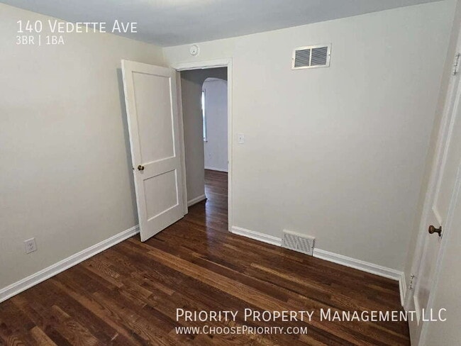 Building Photo - 140 Vedette Ave