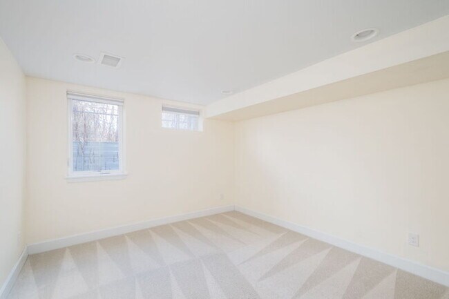 Building Photo - 2500 S Marion St