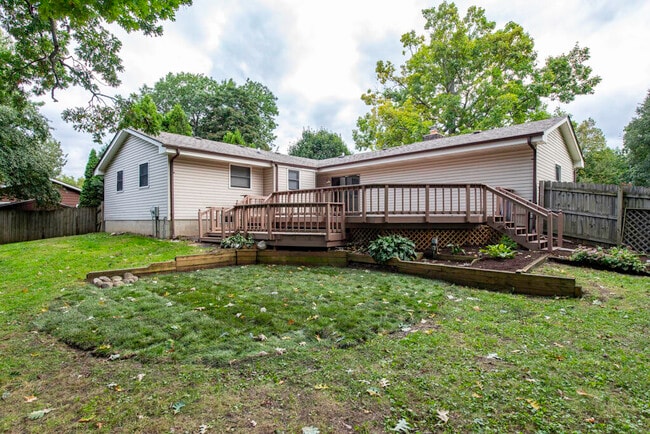 Building Photo - 8929 42 Ct