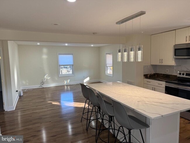 Building Photo - 9300 Sanger St