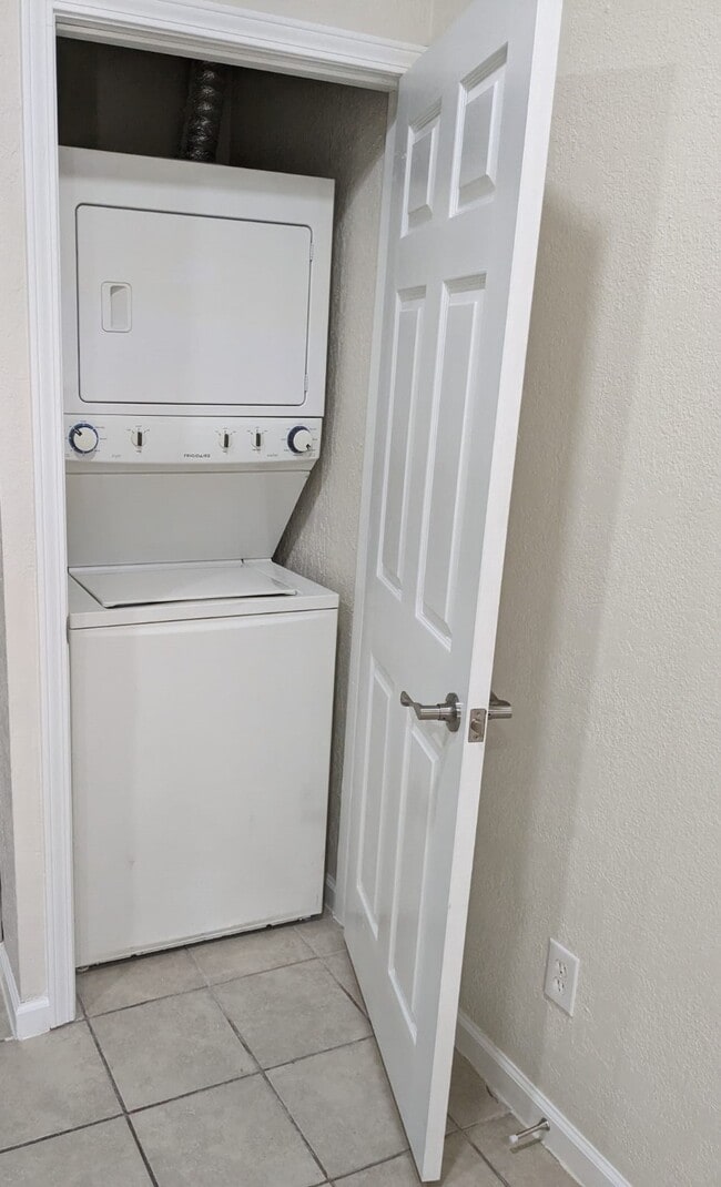 Building Photo - 3357 Frick Rd