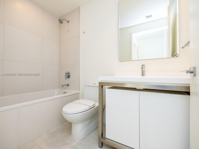 Building Photo - 2000 Metropica Wy