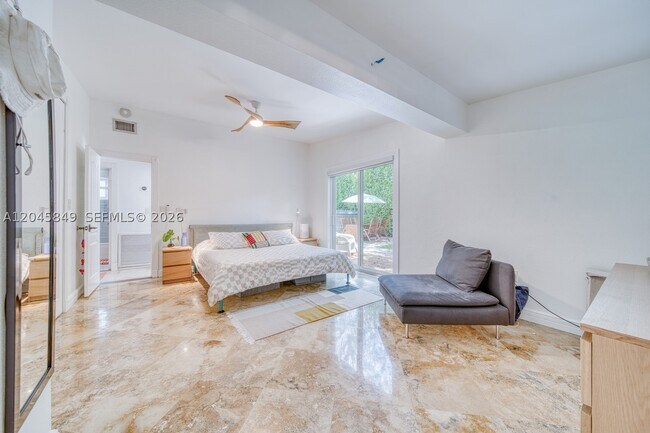 Building Photo - 7055 SW 84th Ave